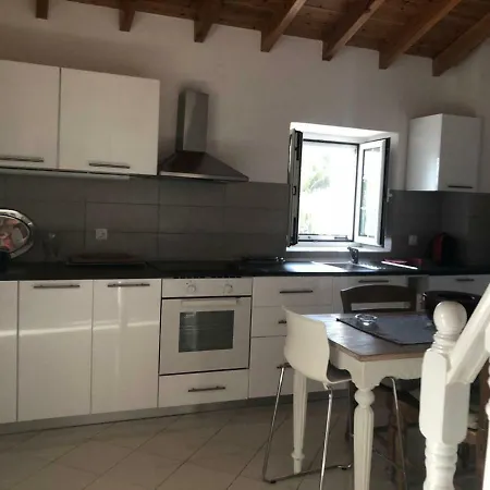 Siora Andromache Willa Perama (Corfu)